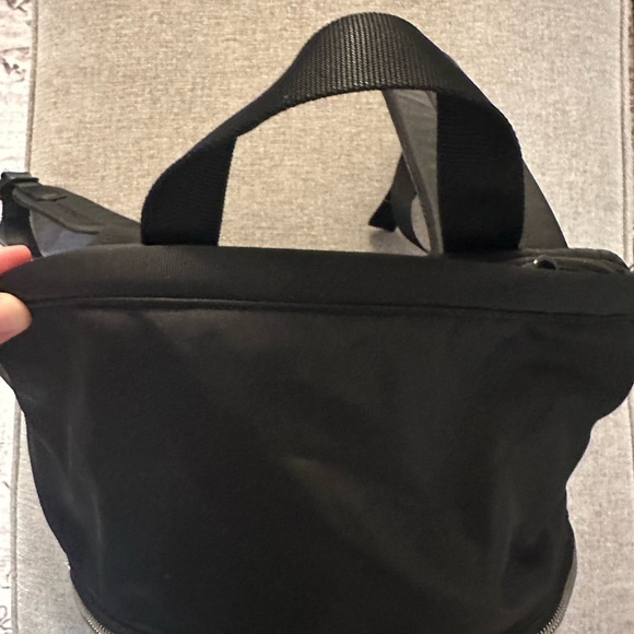 Peloton X Lululemon City Adventurer Backpack - Picture 8 of 11